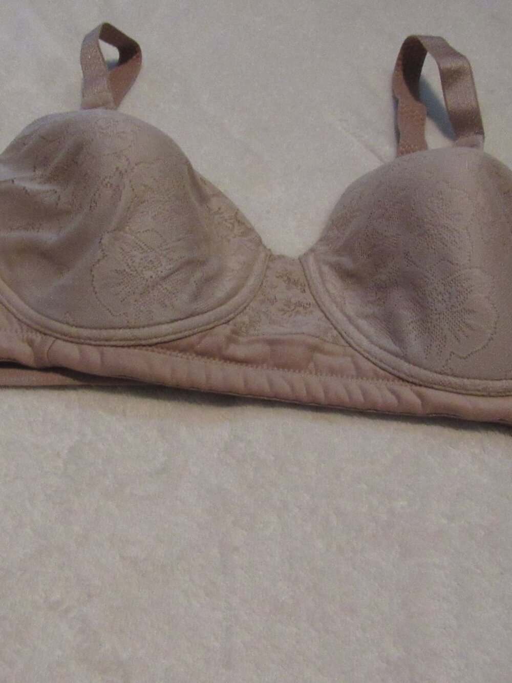 Vanity Fair Wireless Bra 40B USED